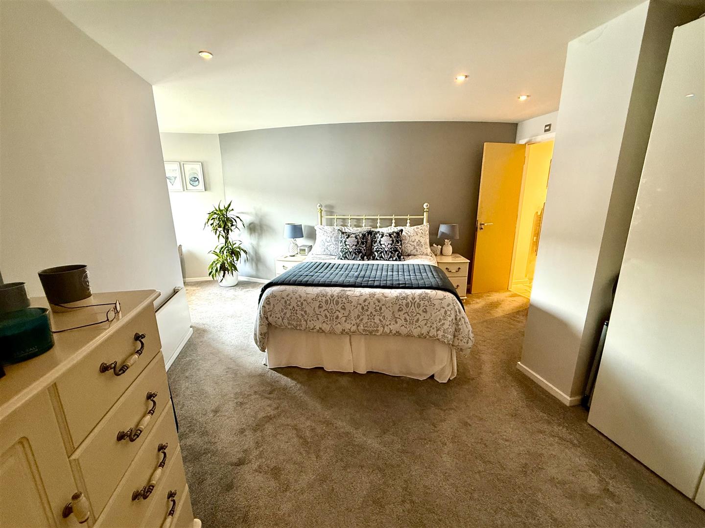 South Quay Kings Road, Marina, Swansea, SA1 8AL